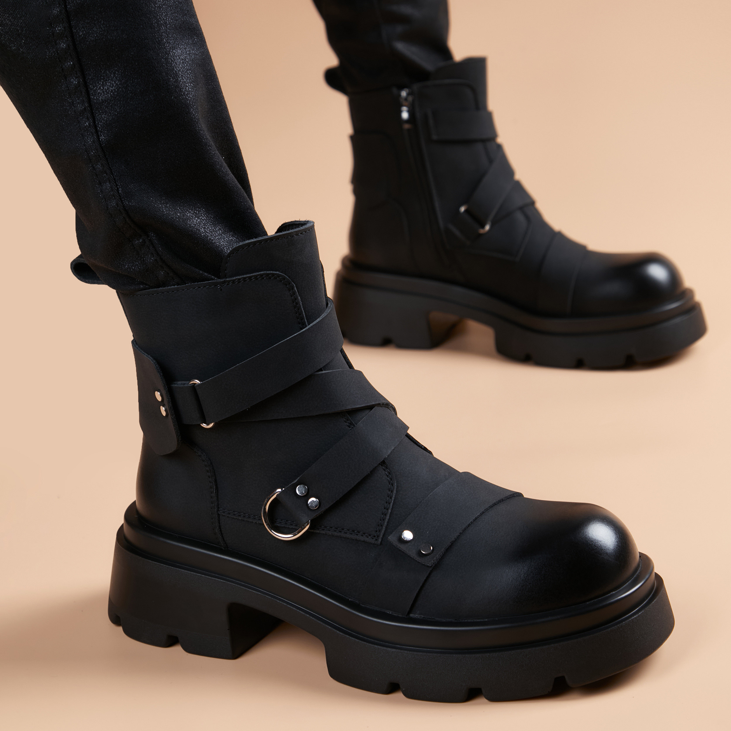 马丁靴男款2025新款真皮英伦风增高中帮短靴痞帅高级感黑色工装靴