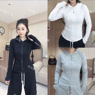 2026早春新款连帽外套女修身显瘦运动上衣拉链连帽卫衣连帽外套女