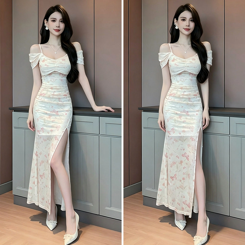 一字肩碎花吊带连衣裙女气质露肩开叉鱼尾长裙修身显瘦度假晚礼服