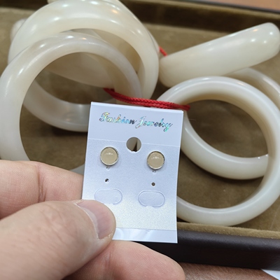 稀有的藕粉耳钉-招募试戴员