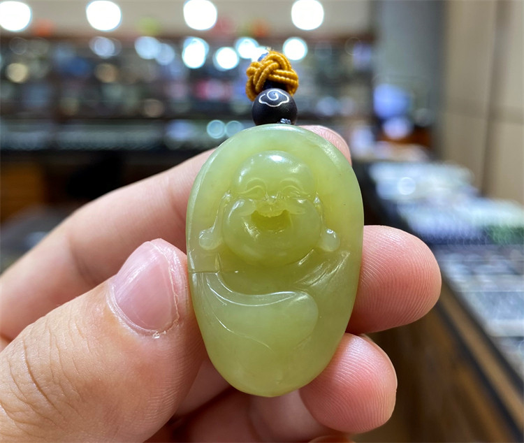 新疆和田黄玉山料笑佛吊坠挂件弥勒佛观音手镯宝宝锁xd01022