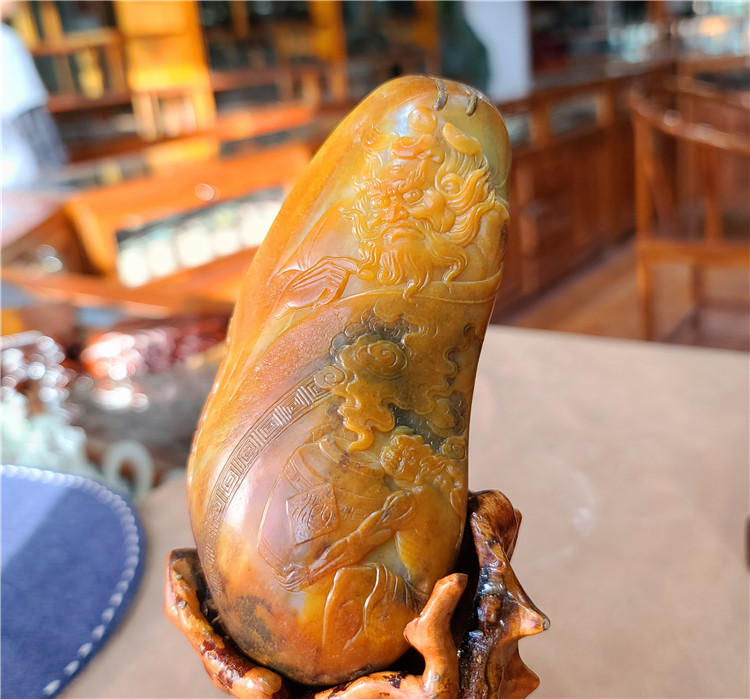 和田 黄沁皮  青花籽料 钟馗纳福 xx13083
