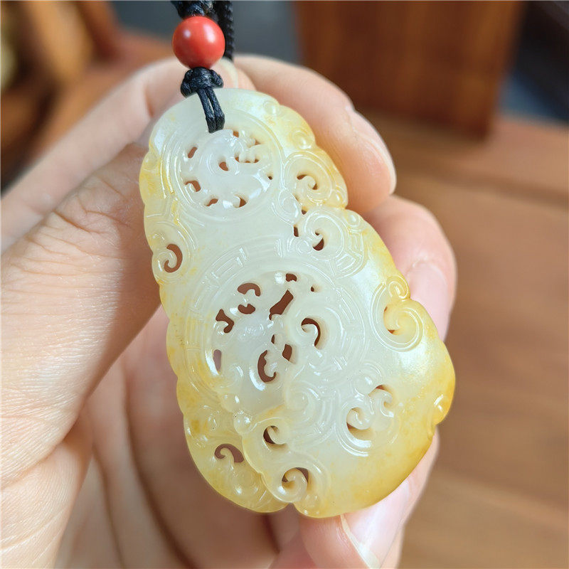 新疆和田羊脂白 籽料 洒金皮龙凤呈祥 吉祥如意牌W