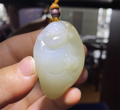 小石头和田玉挂件籽料