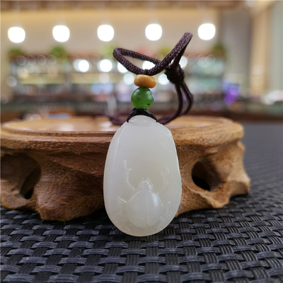 新疆和田白玉籽料富甲天下吊坠挂