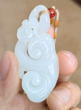 新疆和田羊脂白玉籽料如意挂件W03082