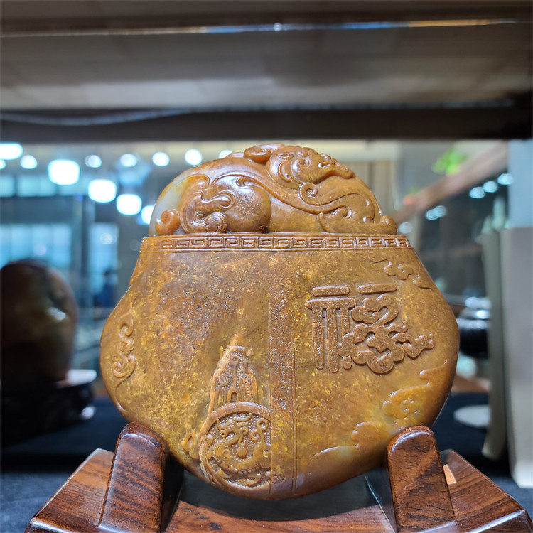 新疆和田黄芩籽料府上有龙摆件观音佛宝宝锁平安扣  xd24007