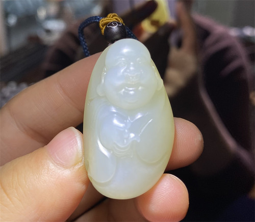小石头和田玉挂件籽料