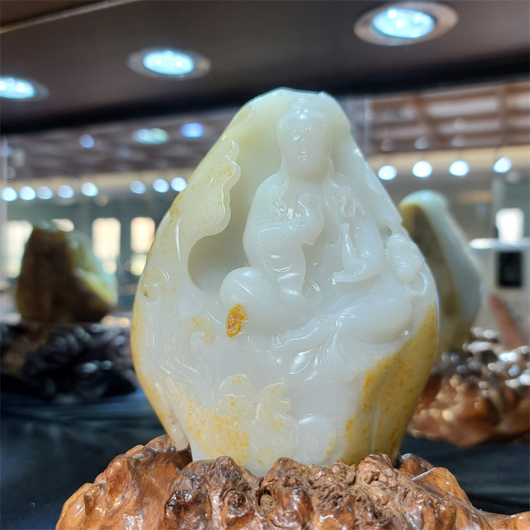 新疆和田白玉籽料观音摆件观音佛宝宝锁貔貅    ld14015