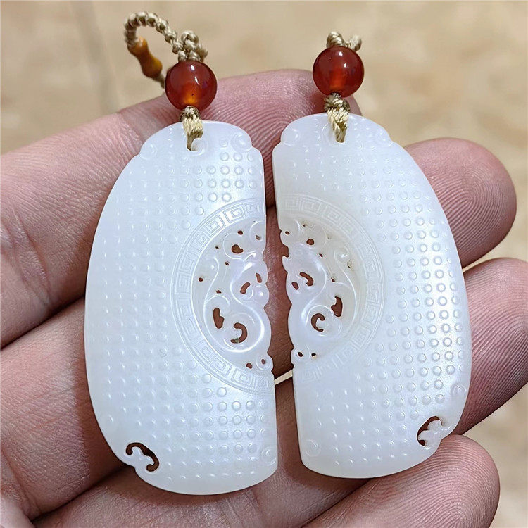 新疆和田黑山羊脂玉山料龙凤牌挂件~超细腻 油润礼物W