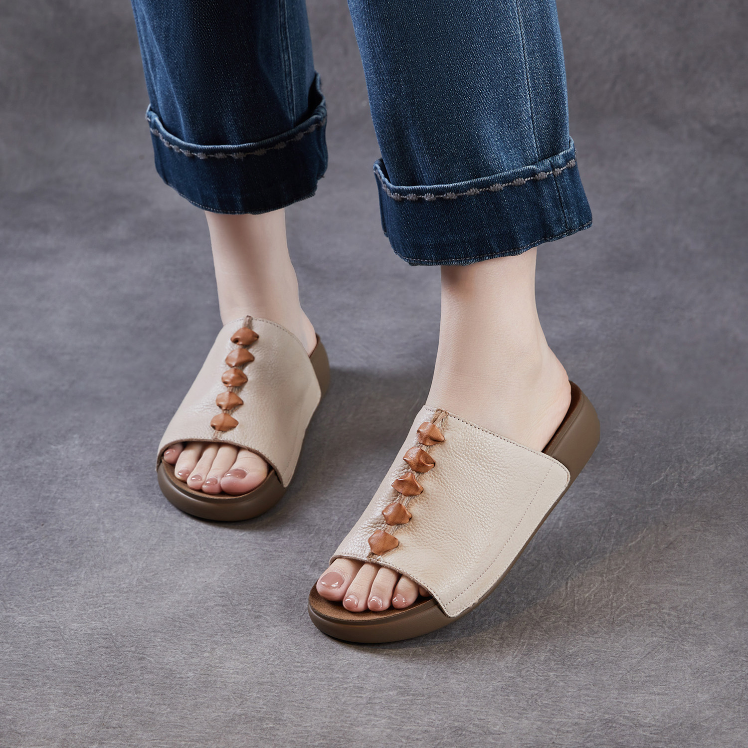 2026夏季新款头层牛皮手工女一字凉拖鞋平底防滑真皮拖鞋女纳帕纹