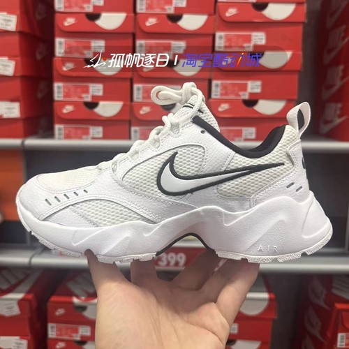 耐克女子复古休闲老爹鞋跑步鞋