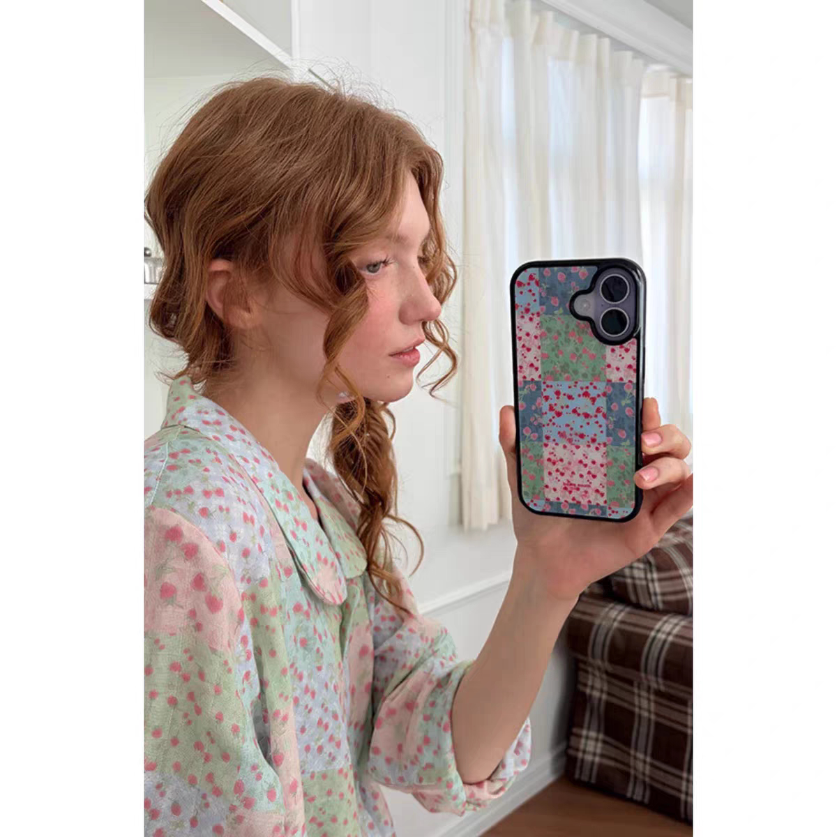 韩系小熊仓鼠碎花拼接插画黑边壳适用苹果iPhone18promax手机壳16pro小米17Pro保护套华为mate60P70荣耀oppo