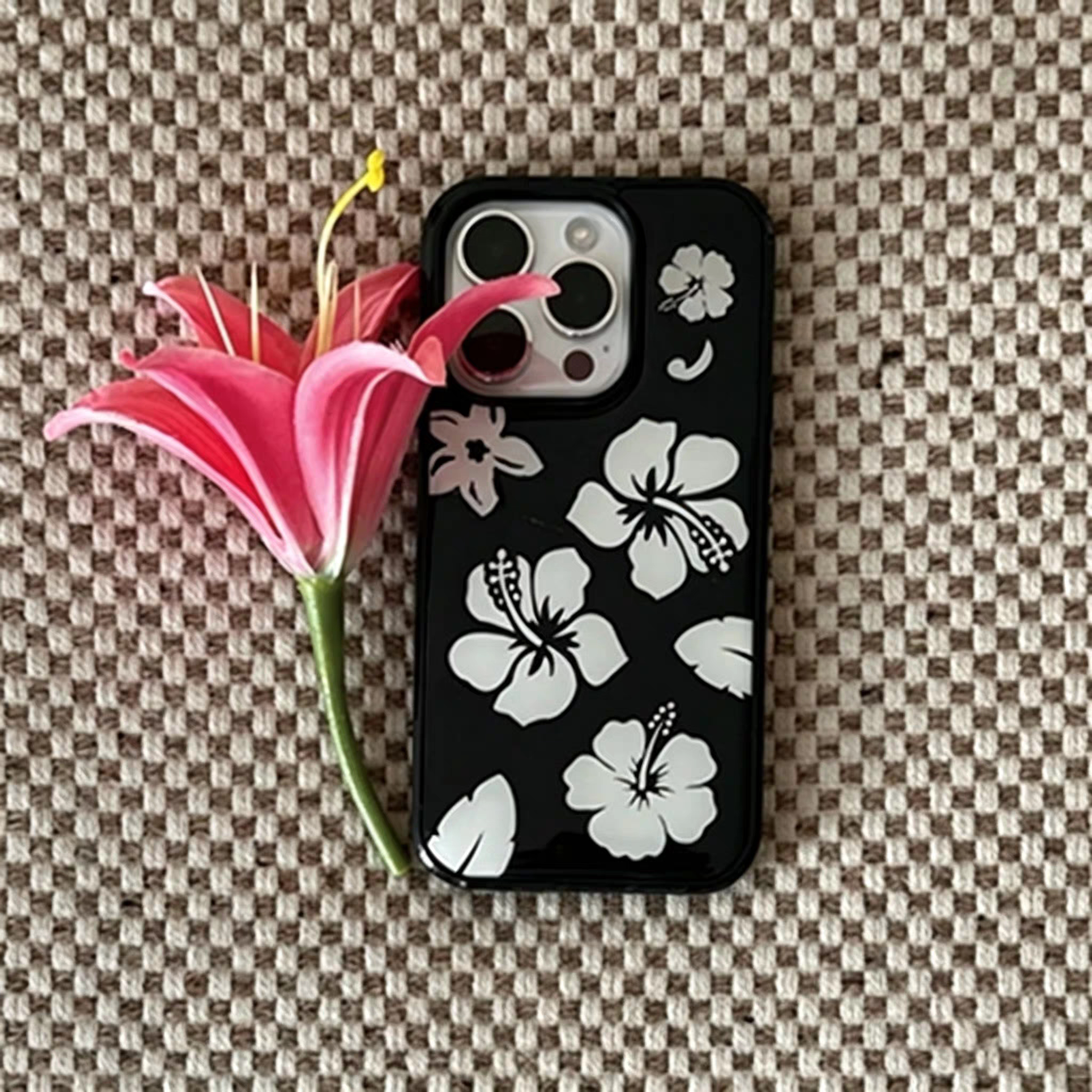 韩系ins时尚辣妹扶桑花可爱黑边壳适用苹果iPhone17promax手机壳16pro小米15Pro保护套华为mate60P70荣耀oppo