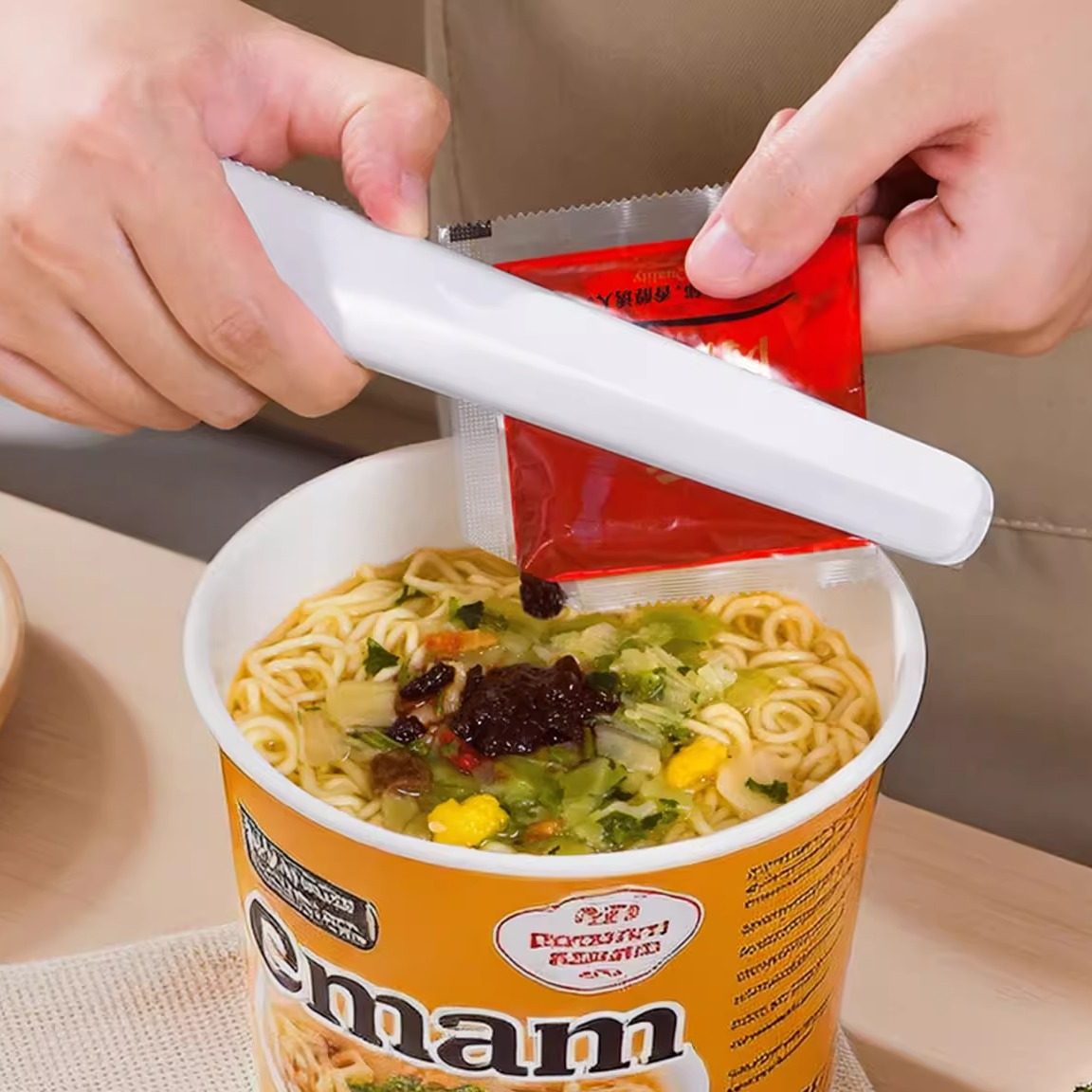 磁吸挤压器家用厨房酱料包挤酱器猫条喂食挤压工具挤速食料包神器,厨房/烹饪用具,厨房清洁/工具套装,淘宝优惠券,粉丝福利购,淘宝优惠卷