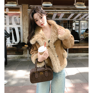 卡其色皮毛一体外套女2025冬季新款高级感超好看加厚加绒机车棉服图片