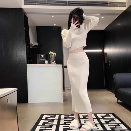 法式感毛衣连衣裙女秋冬新款小香风针织衫上衣包臀半裙两件套