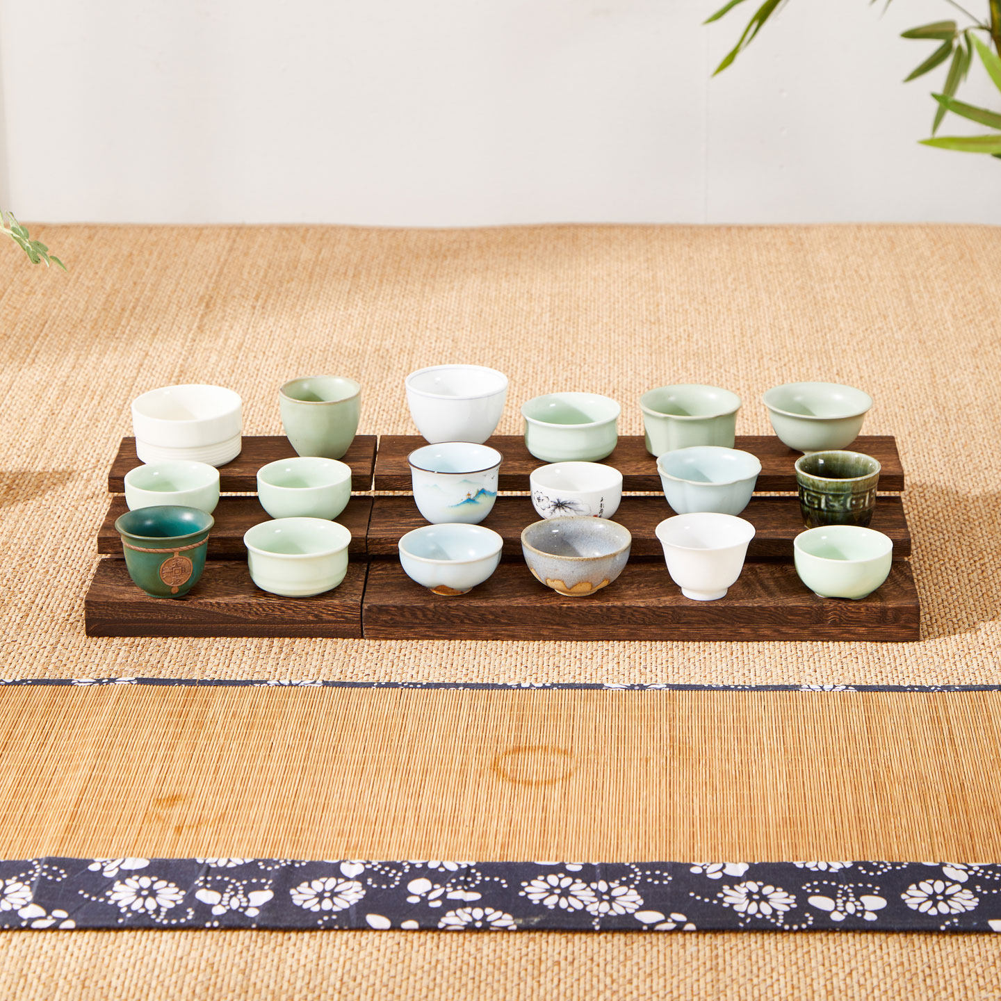 烧桐木阶梯展示架桌面盲盒展示架