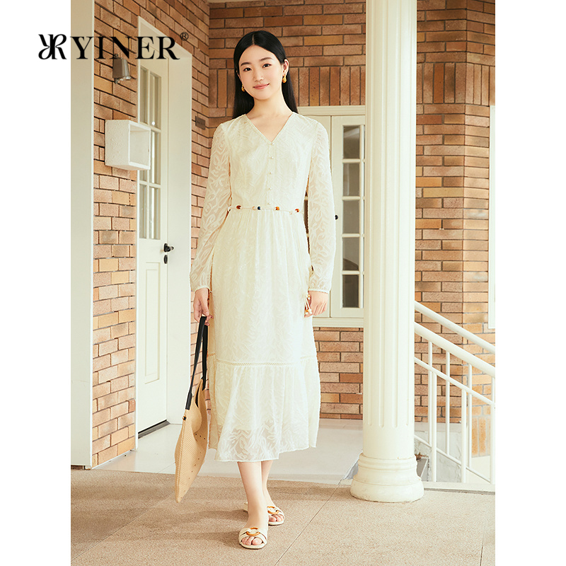 YINER音儿专选2025秋季新款法式肌理感柔美玉兰花纹飘逸连衣裙