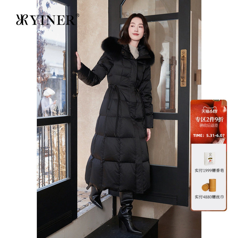 YINER音儿女装冬季长款过膝高克重保暖狐狸毛领连帽白鹅绒羽绒服
