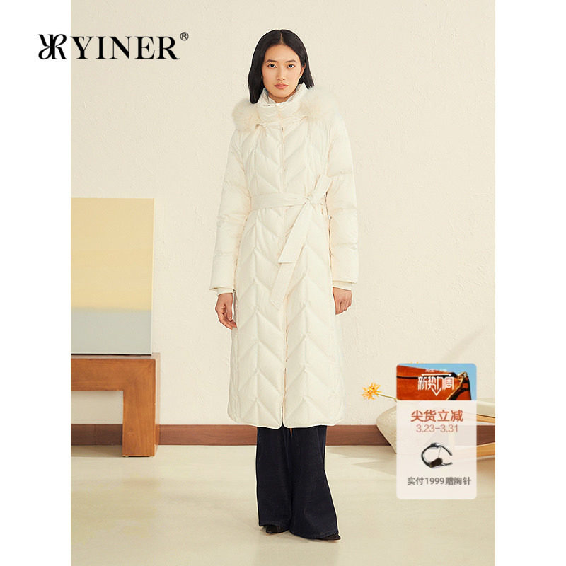 YINER音儿2025冬季新款桑蚕丝缎面可拆卸狐狸毛领连帽长款羽