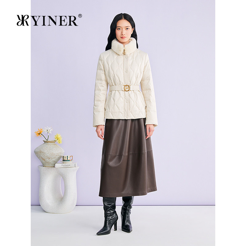 YINER音儿专选2026春季新款一手长菱格纹保暖水貂毛立领羽绒服