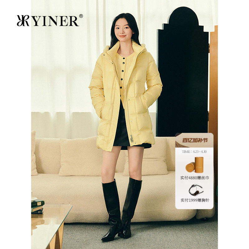 YINER音儿专选女装冬季泡芙云朵零压水貂毛饰连帽面包羽绒服