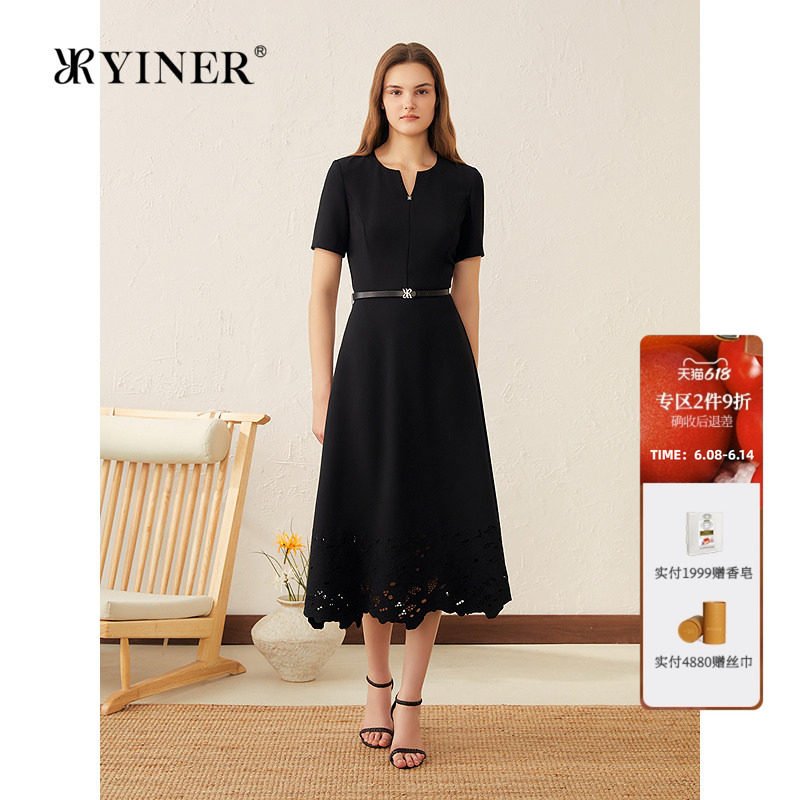 YINER音儿专选女装夏季法式弹力小V领小黑裙镂空绣花连衣裙