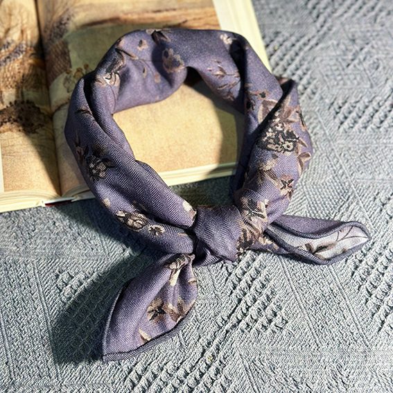 复古紫色碎花小方巾女百搭丝巾轻奢丝毛系脖真丝羊毛腰巾围巾