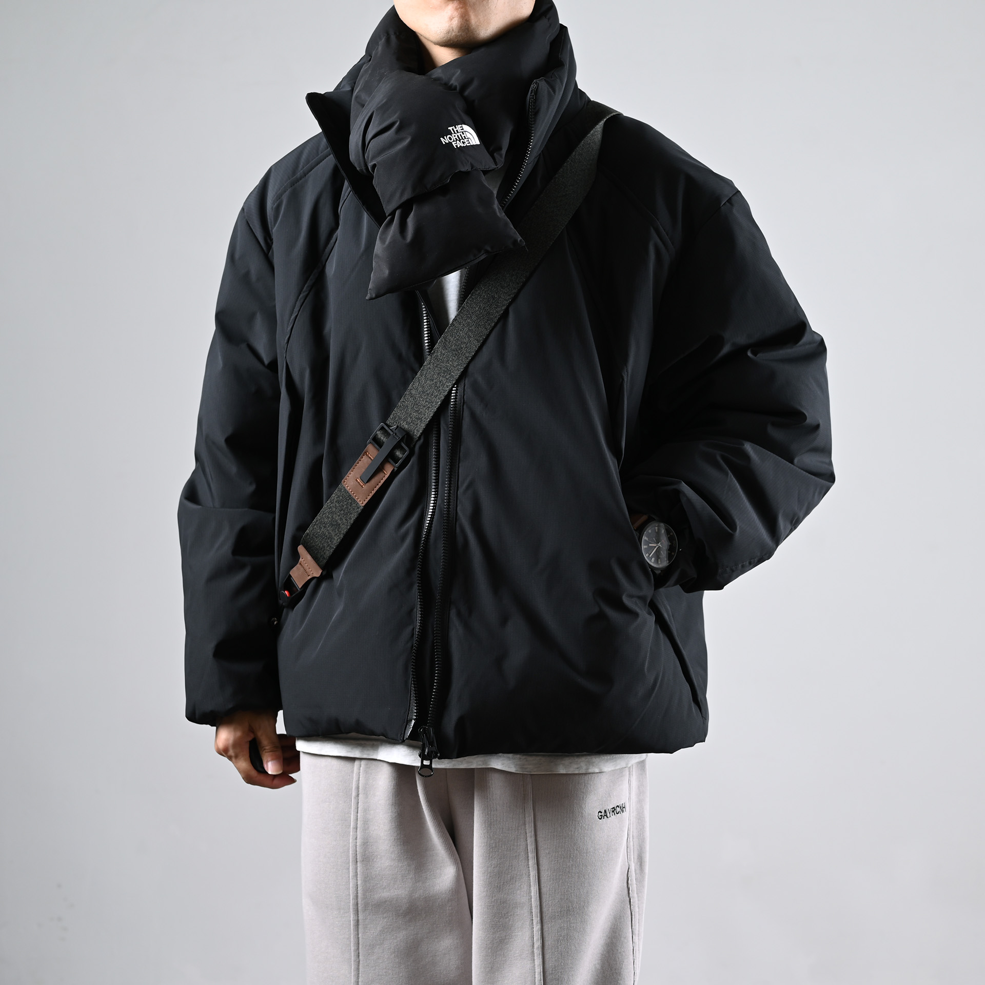 美式潮牌立领羽绒服男黑