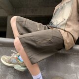 深棕色