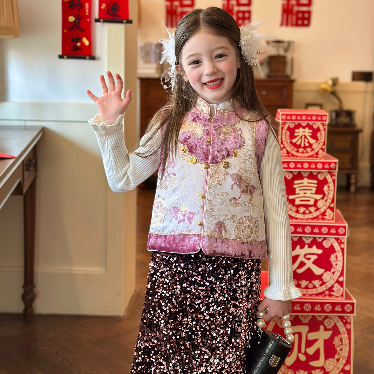 栀了成长记女童装国风唐装立领马甲2025冬季儿童新年甜美夹棉上衣