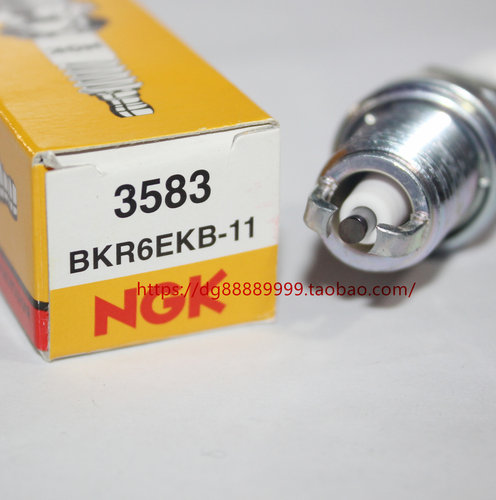 双爪NGK火花塞BKR6EKB-11适用于老宝来速腾高尔夫4霸道3400巡洋舰
