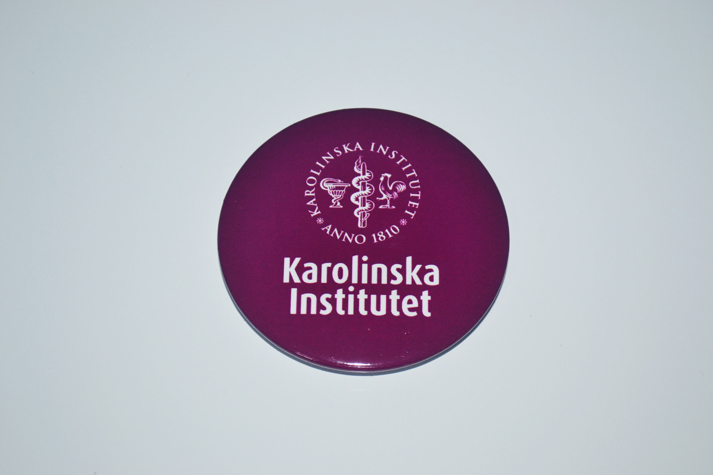 世界名校周边 卡罗林斯卡学院 徽章胸针胸章冰箱贴启瓶器 可定制