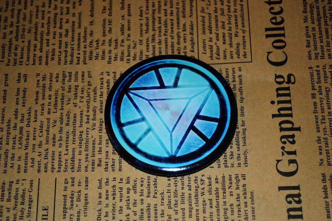 漫威电影周边 钢铁侠 胸前方舟反应堆 徽章胸章胸针冰箱贴启瓶器