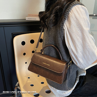 真皮手提小拎包 翻盖式 高级感复古小方包包女款 超火单肩斜挎包时尚