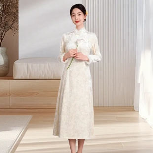 大裙摆中国风钻石绒加绒日常订婚礼服年轻款修身苏州旗袍新款2026