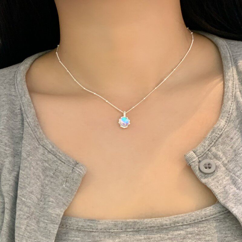 简约幻彩月光项链女精致轻奢气质蓝色圆形吊坠锁骨链百搭时尚颈链