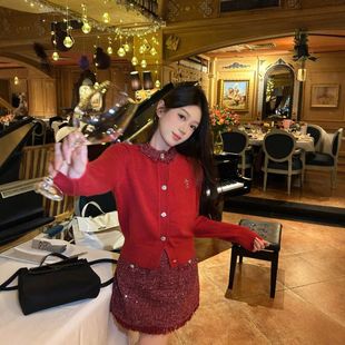 初禾2025冬千金小香风节日氛围感M系圆领拼接长袖 红色毛衣女 开衫