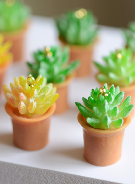 SW10 迷你绿植 绿色黄色盆栽食玩树脂吊坠DIY手工材料配件 1个