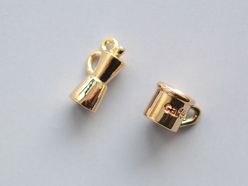 V794 可爱迷你小茶杯咖啡杯吊坠18K包金镀18K金 DIY手工配件 一枚