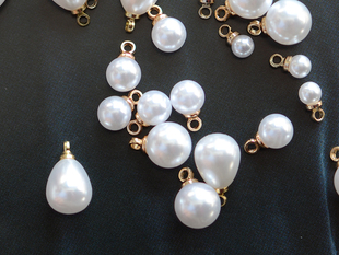 4颗 DIY散珠串珠饰品挂件配件 ZB263 白色塑料仿珍珠吊坠金色吊