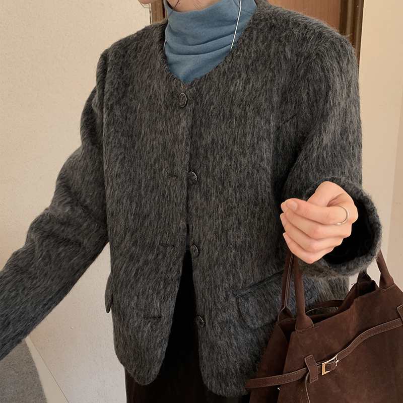 韩国代购大码女装2025靓丽冬装新款圆领系扣宽松时尚羊绒短款外套