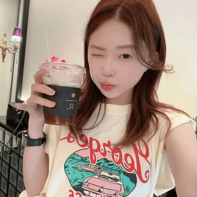 宽松小汽车奶油色漂亮显瘦遮肉