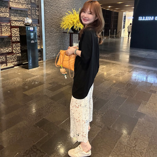 【BORAKOO】韩系重工~黑白镂空钩花直筒裤