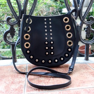 内外全皮纽约西尔锐黑色头层牛皮重工镂空柳钉款 马鞍包原1450元