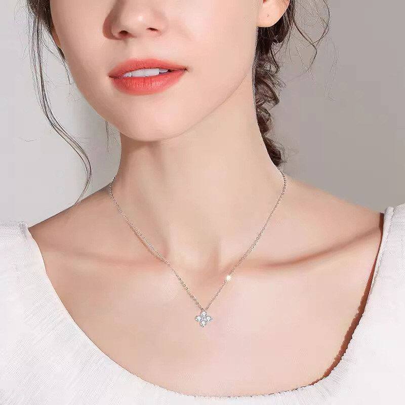 锆石简约潮流吊坠礼物时尚气质四叶草女友女超闪链送经典锁骨项链