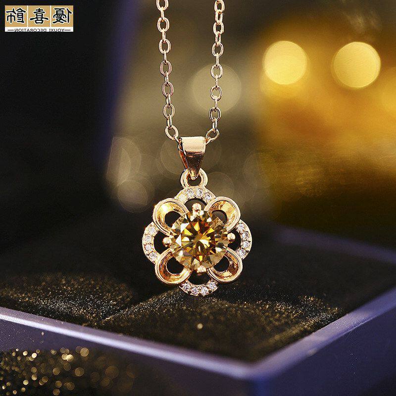 金色轻奢风项链香槟新款吊坠饰品四叶草简约满钻锁骨时尚链女锆石