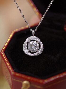 轻奢小众不锈钢项链环锁骨女款镂空莫比设计感链锆石乌斯秋冬通勤