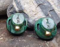 Пара изумрудного цвета